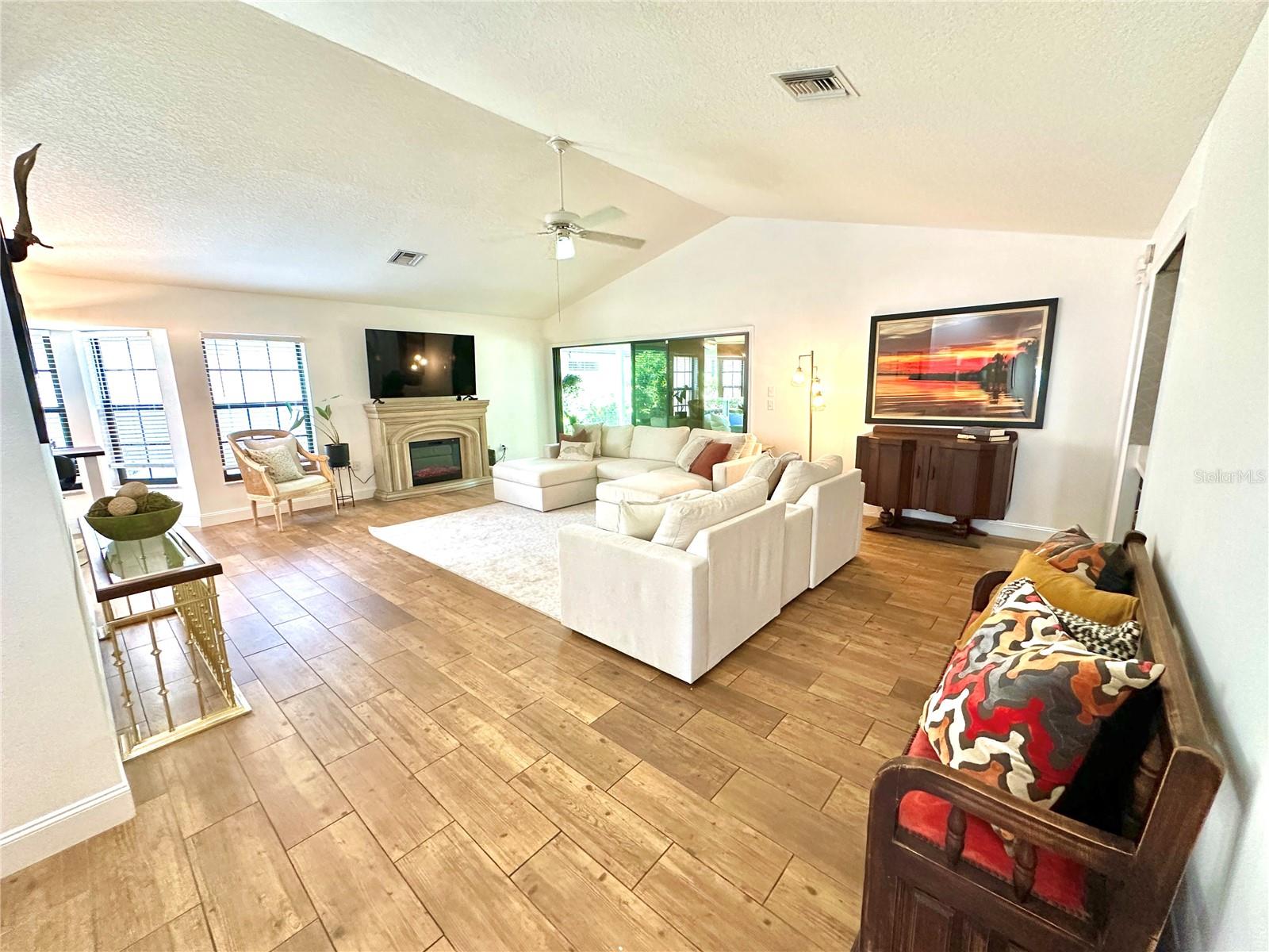 631 SAND LAKE CT, MOUNT DORA, FL, 32757