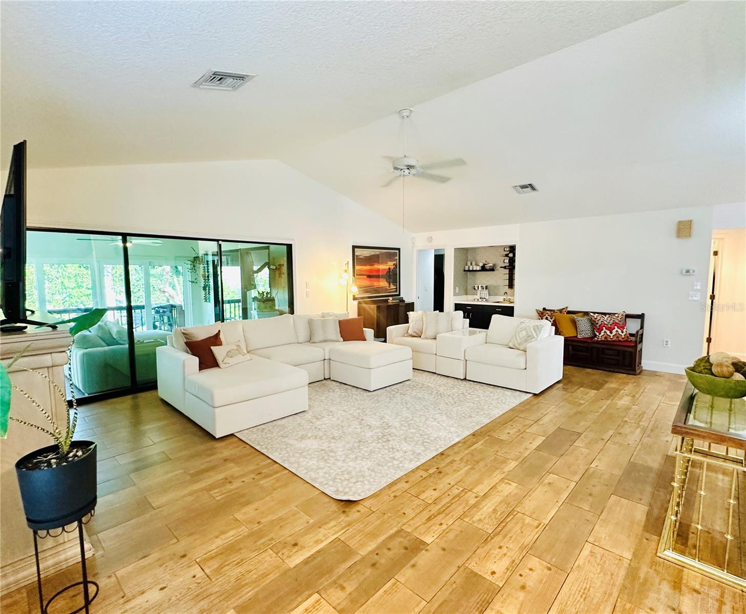 631 SAND LAKE CT, MOUNT DORA, FL, 32757