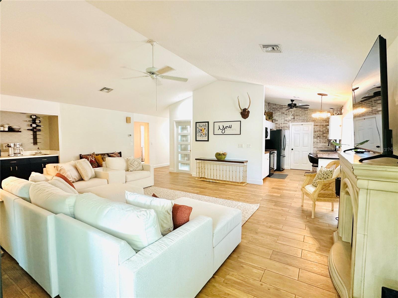 631 SAND LAKE CT, MOUNT DORA, FL, 32757