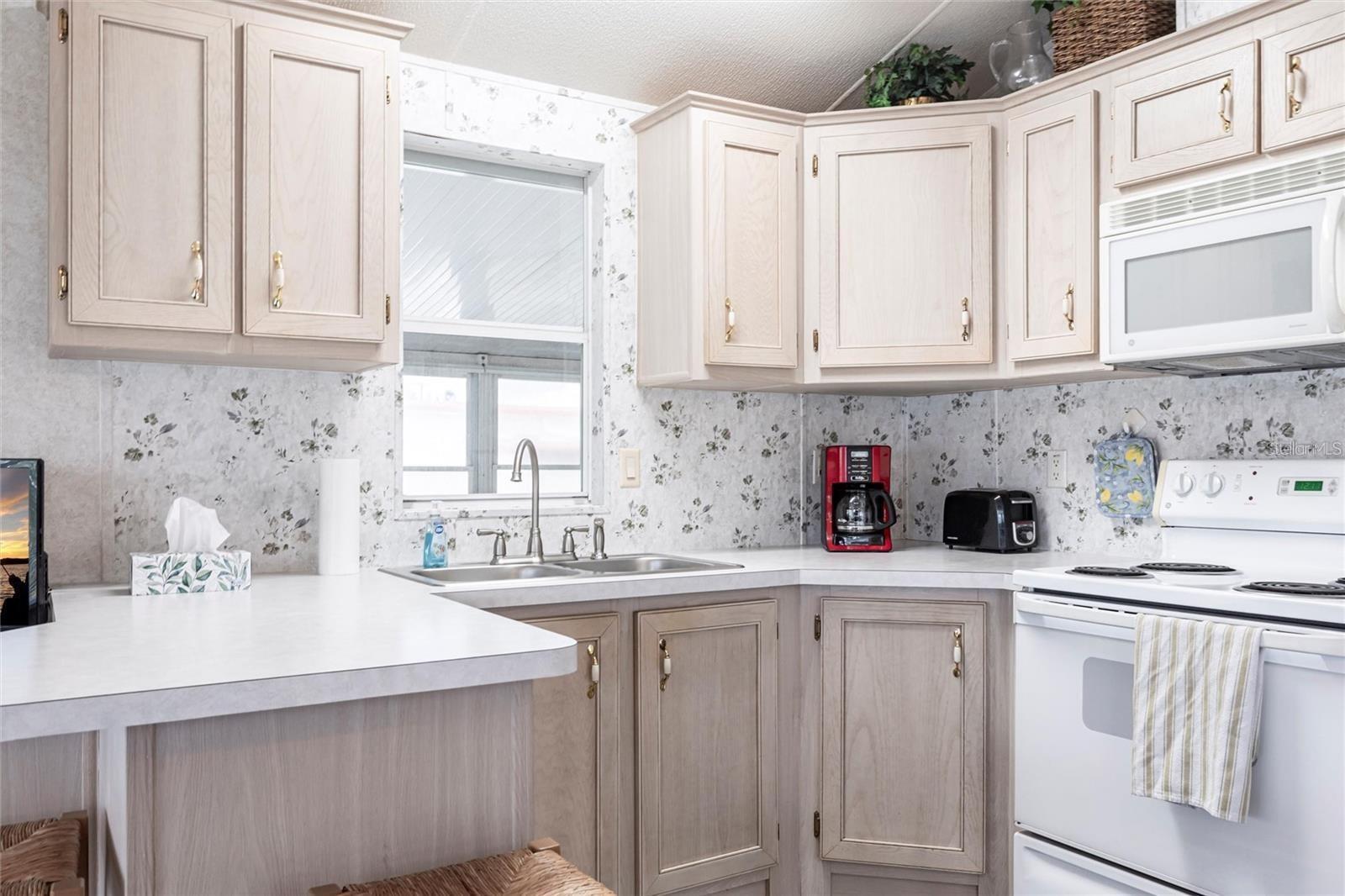 1604 N MANATEE LOOP, PUNTA GORDA, FL, 33950