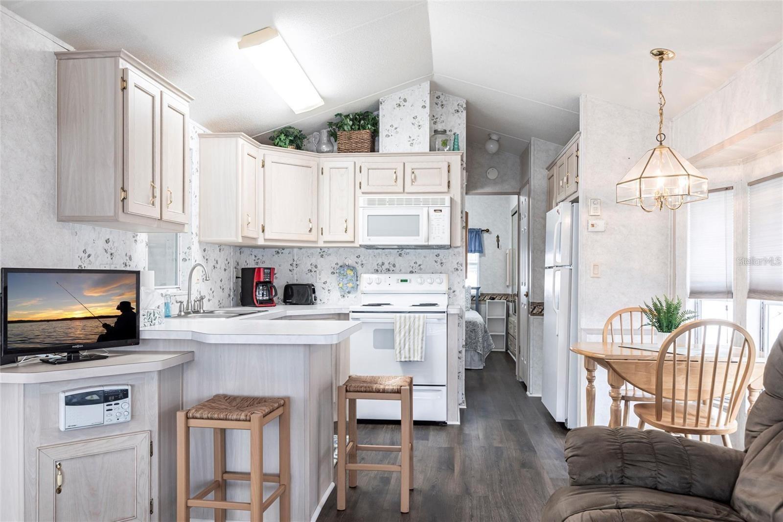 1604 N MANATEE LOOP, PUNTA GORDA, FL, 33950