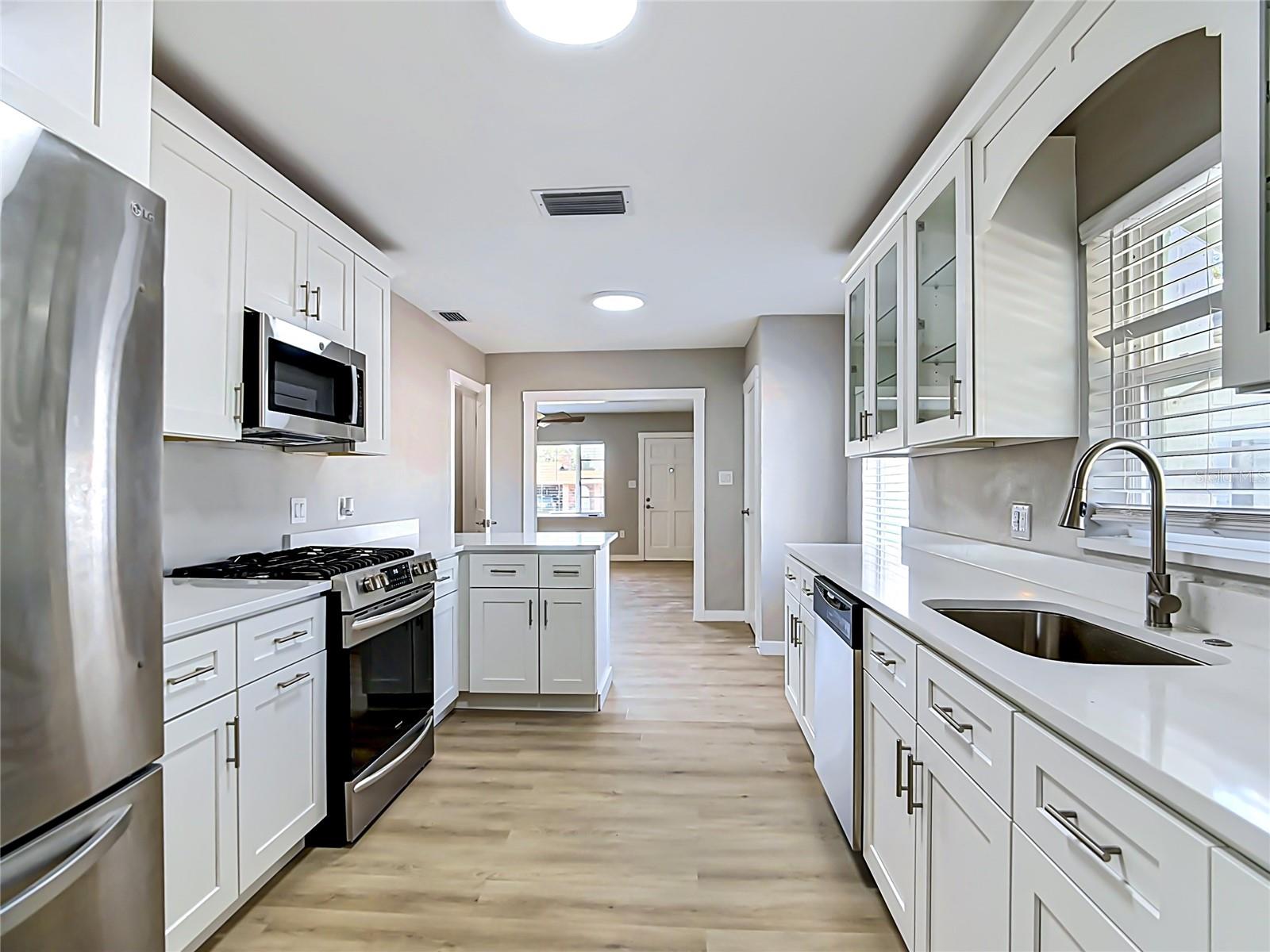 616 E EDGEWOOD DR, LAKELAND, FL, 33803