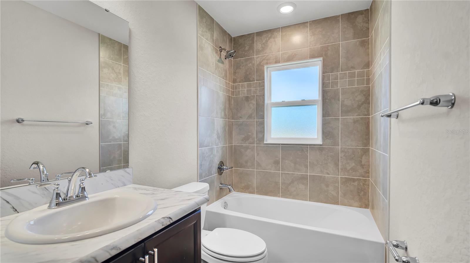 1005 MOUNTAIN FLOWER LN, DAVENPORT, FL, 33837