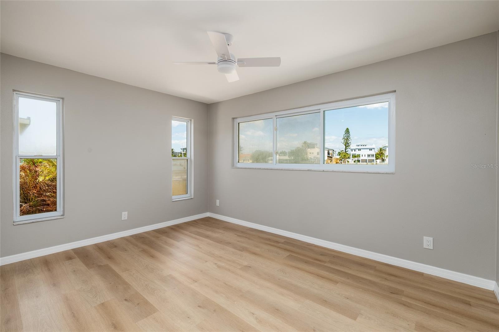 11055 4TH ST E, TREASURE ISLAND, FL, 33706