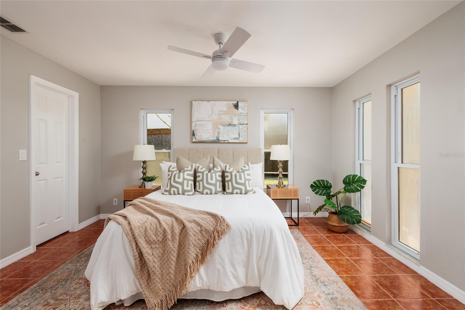 11055 4TH ST E, TREASURE ISLAND, FL, 33706