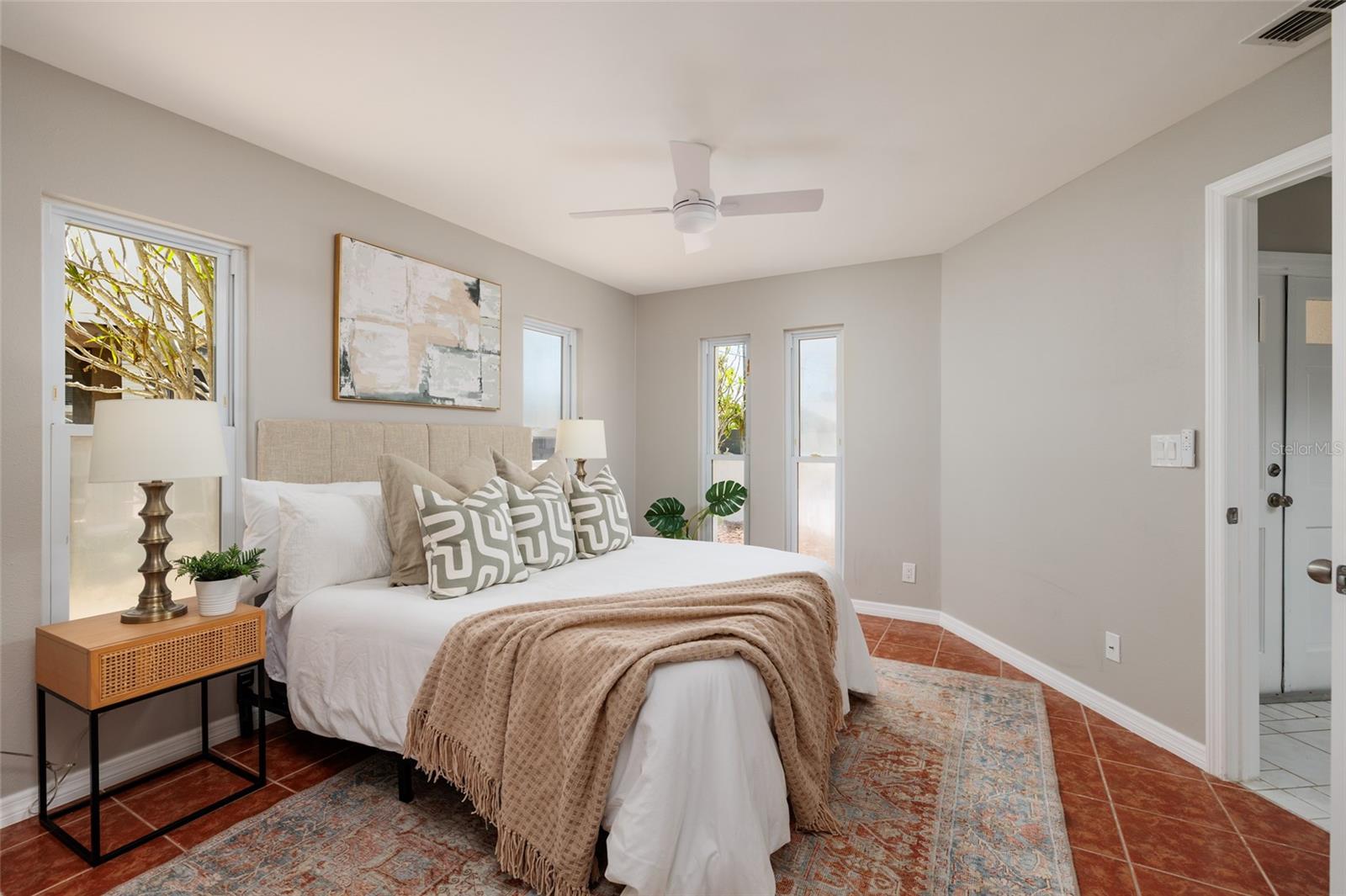 11055 4TH ST E, TREASURE ISLAND, FL, 33706
