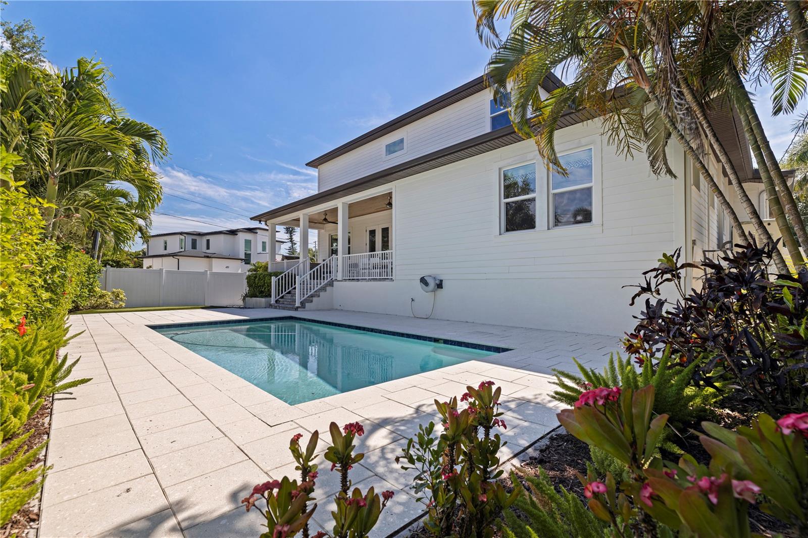 1001 CORDOVA BLVD NE, ST PETERSBURG, FL, 33704