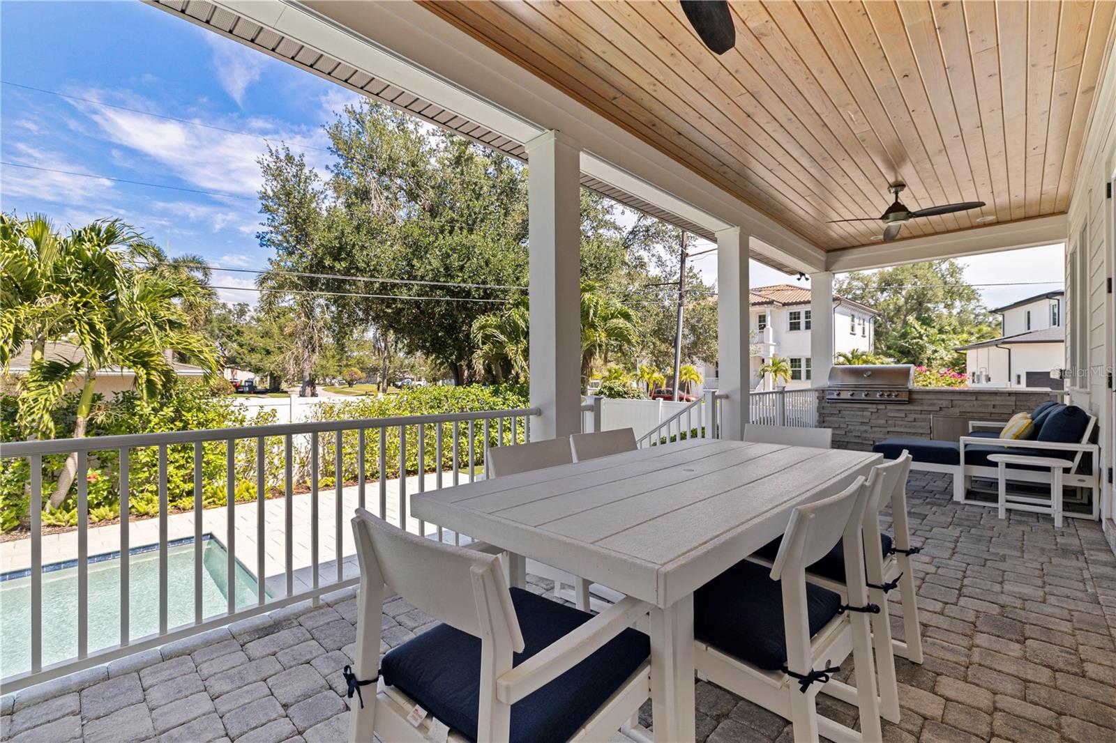 1001 CORDOVA BLVD NE, ST PETERSBURG, FL, 33704