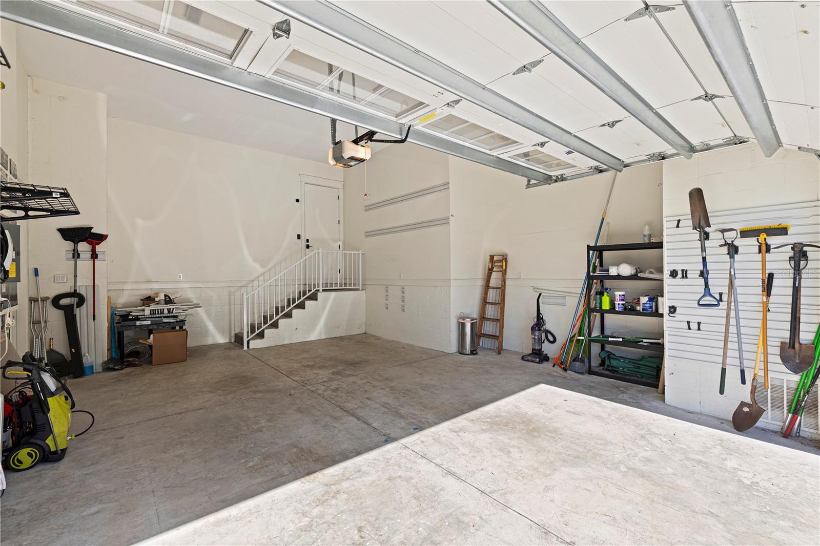 1001 CORDOVA BLVD NE, ST PETERSBURG, FL, 33704