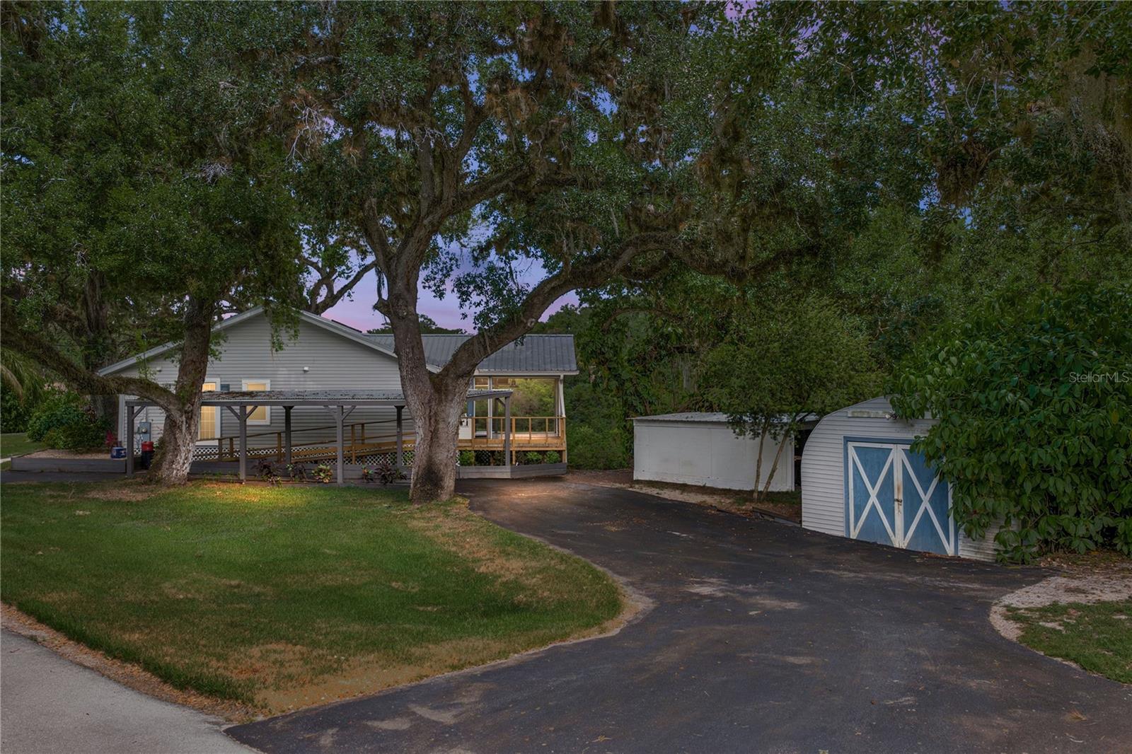 975 CALOOSA ESTATES DR, LABELLE, FL, 33935