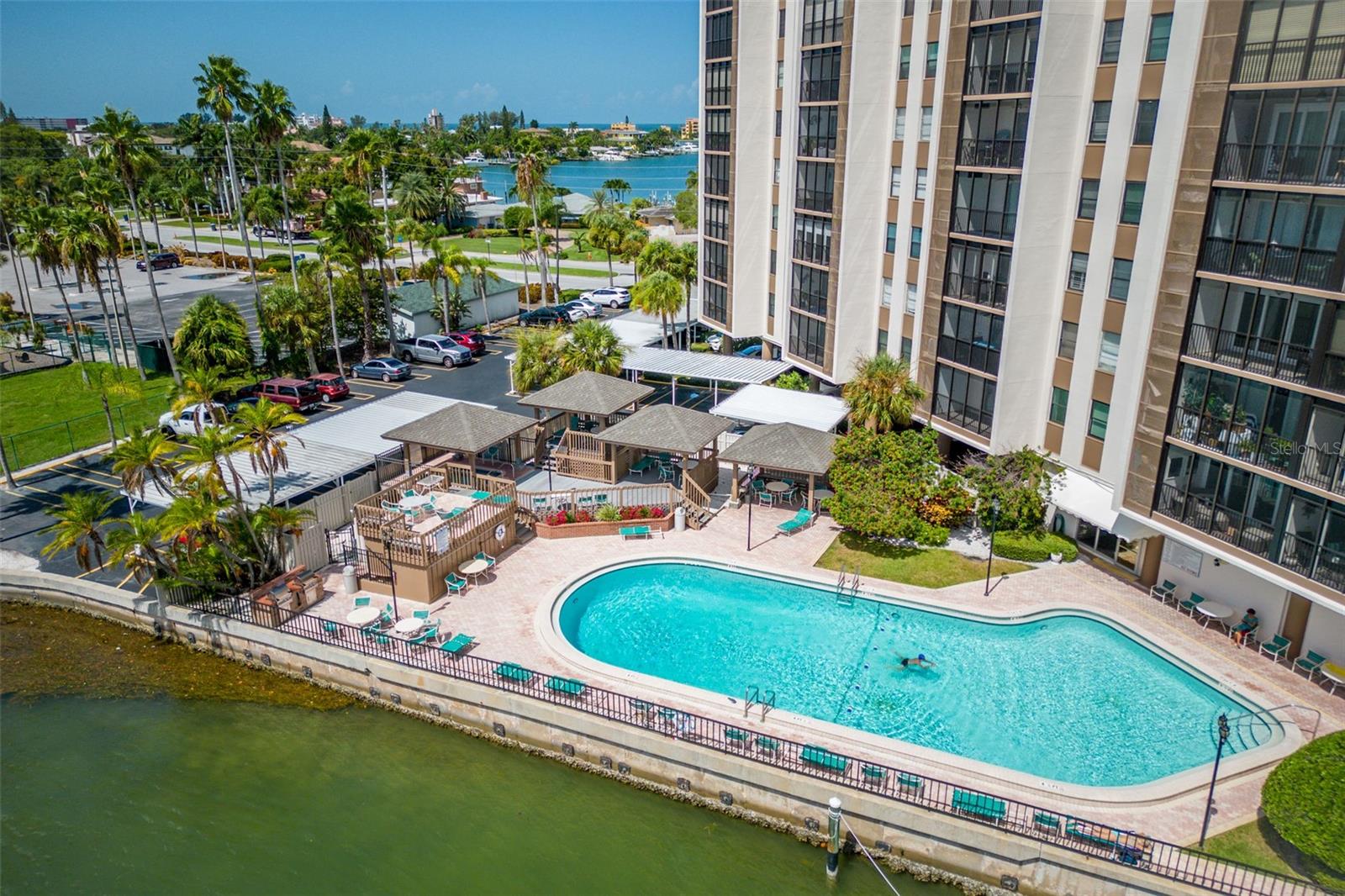 10355 PARADISE BLVD #113, TREASURE ISLAND, FL, 33706