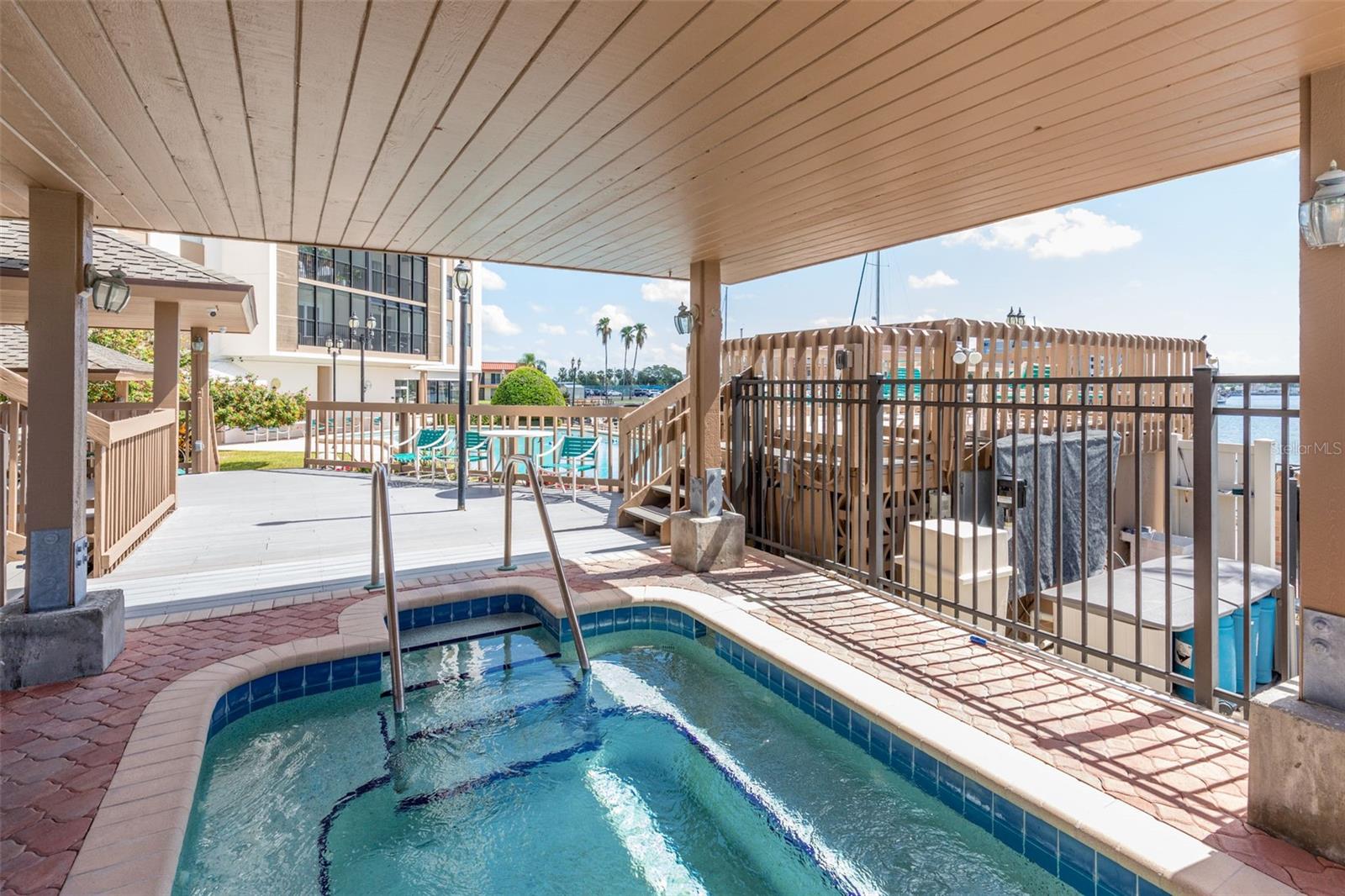 10355 PARADISE BLVD #113, TREASURE ISLAND, FL, 33706