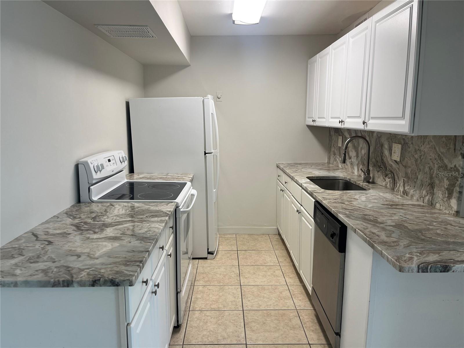 10355 PARADISE BLVD #113, TREASURE ISLAND, FL, 33706