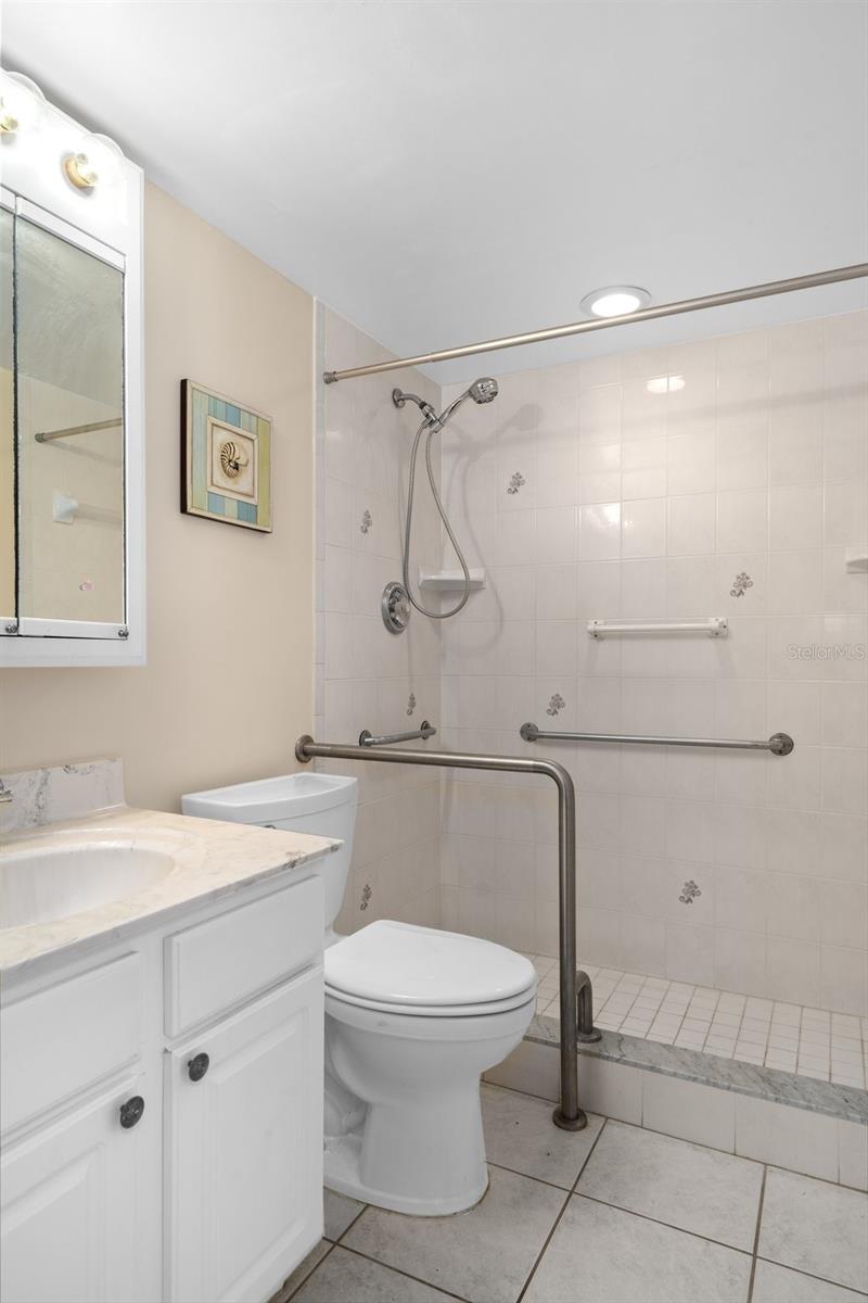 10033 64TH AVE N #4, ST PETERSBURG, FL, 33708