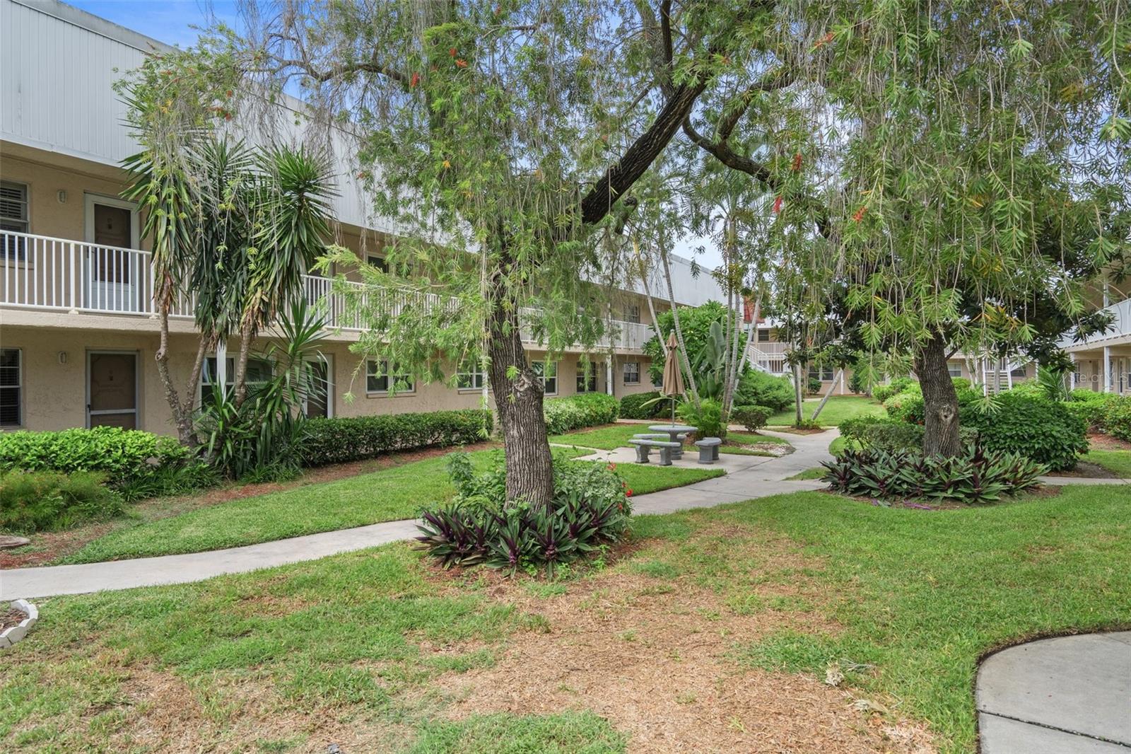 10033 64TH AVE N #4, ST PETERSBURG, FL, 33708