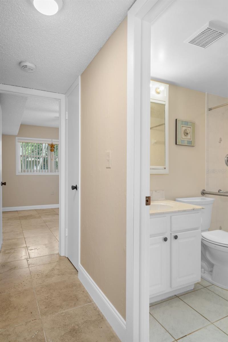 10033 64TH AVE N #4, ST PETERSBURG, FL, 33708