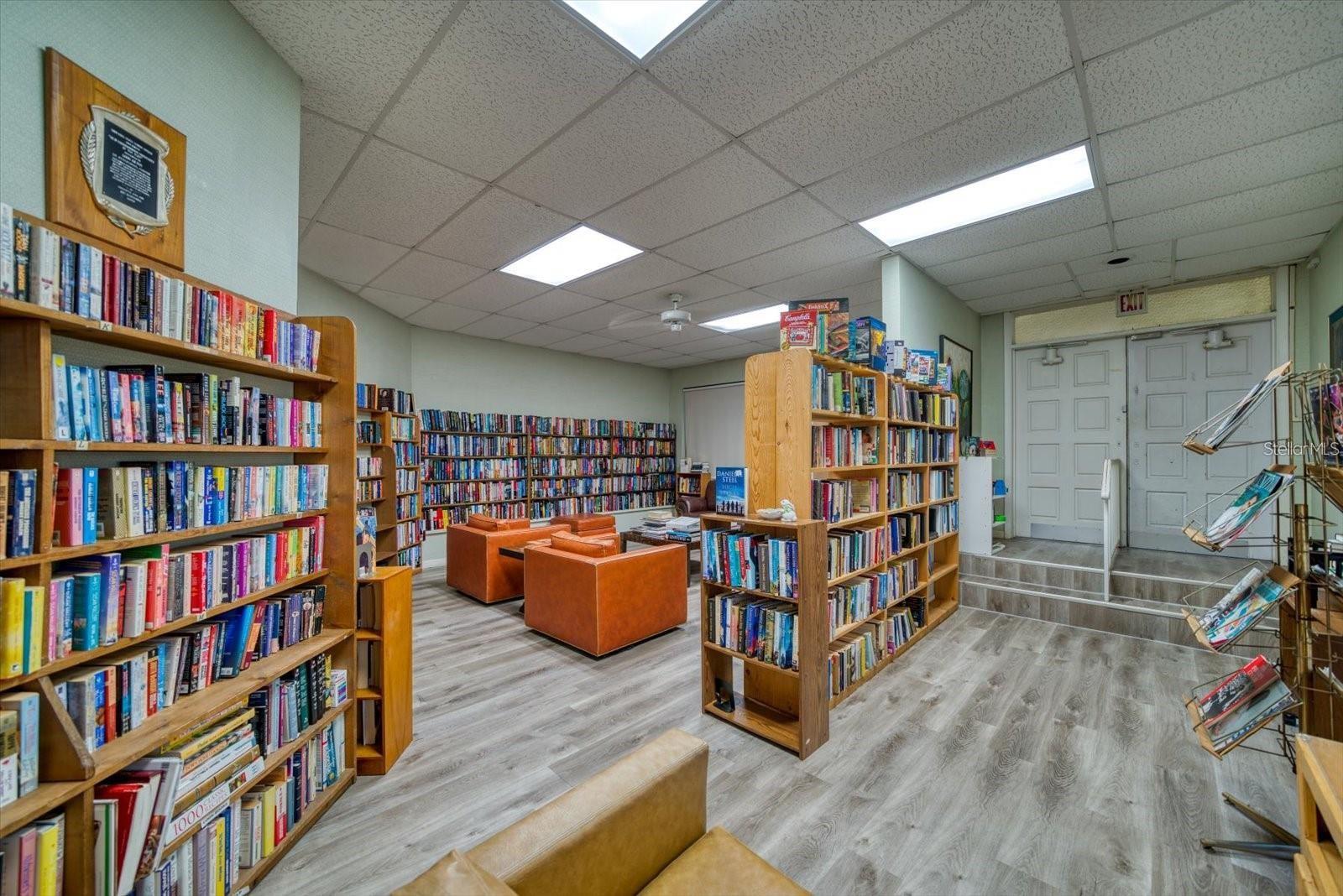 10033 64TH AVE N #4, ST PETERSBURG, FL, 33708