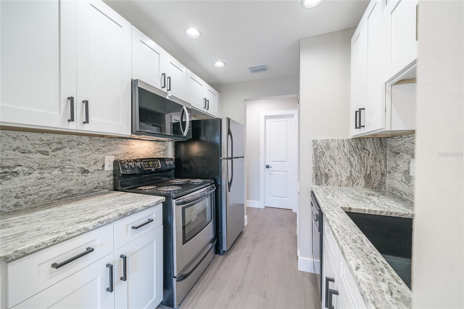 372 MOORINGS COVE DR #372, TARPON SPRINGS, FL, 34689