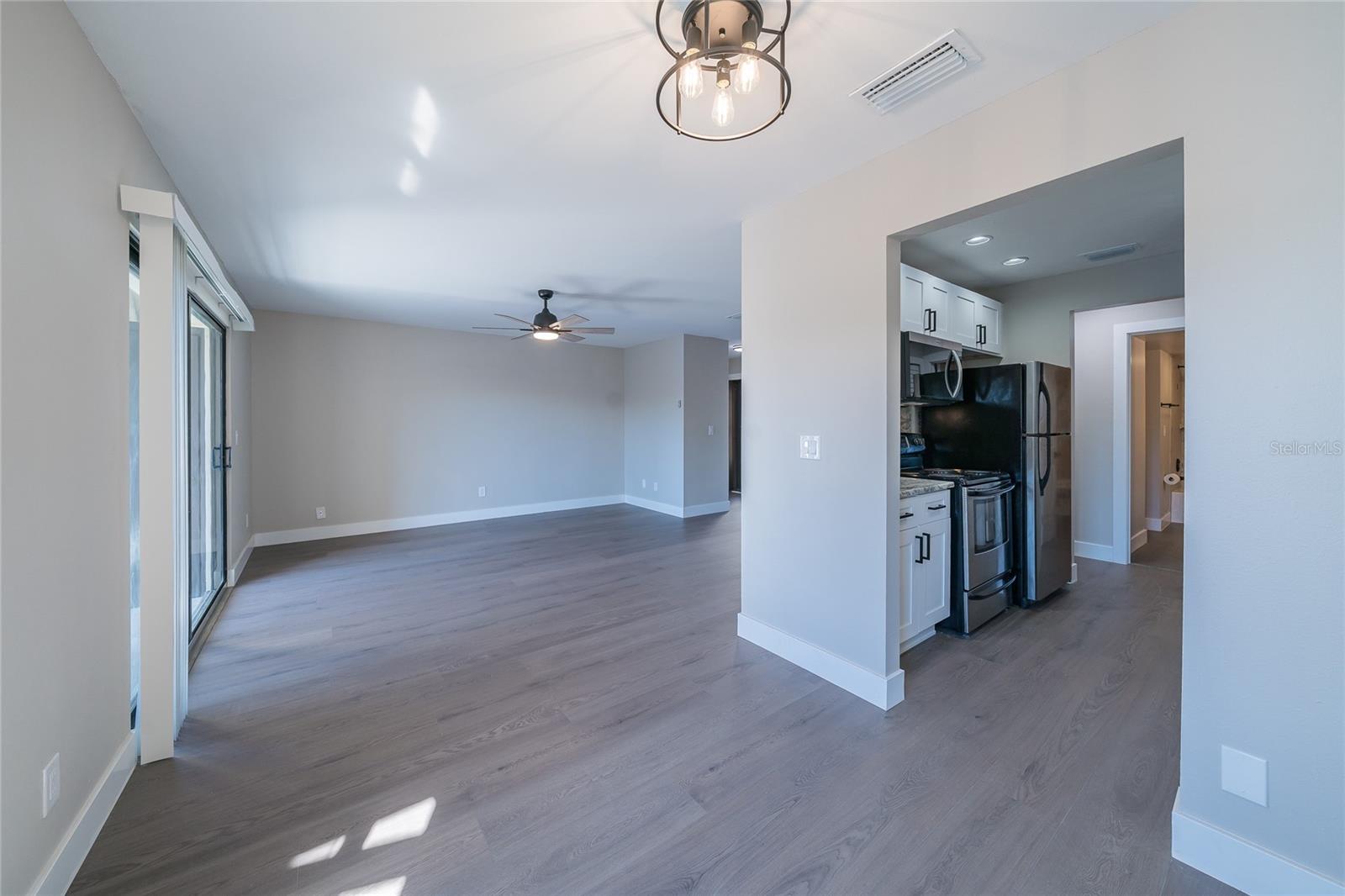 372 MOORINGS COVE DR #372, TARPON SPRINGS, FL, 34689