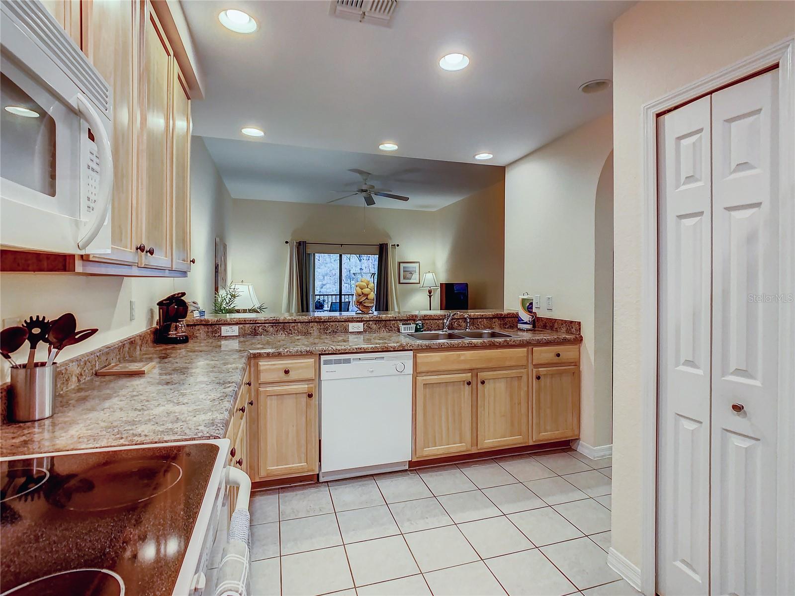3050 PIRATES RETREAT CT #207, KISSIMMEE, FL, 34747