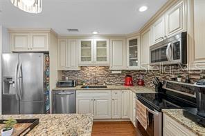 16513 SILVERHILL DR, TAMPA, FL, 33624