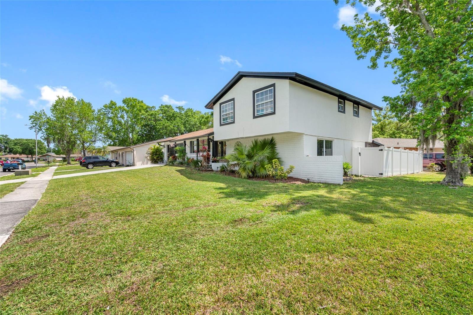 16513 SILVERHILL DR, TAMPA, FL, 33624
