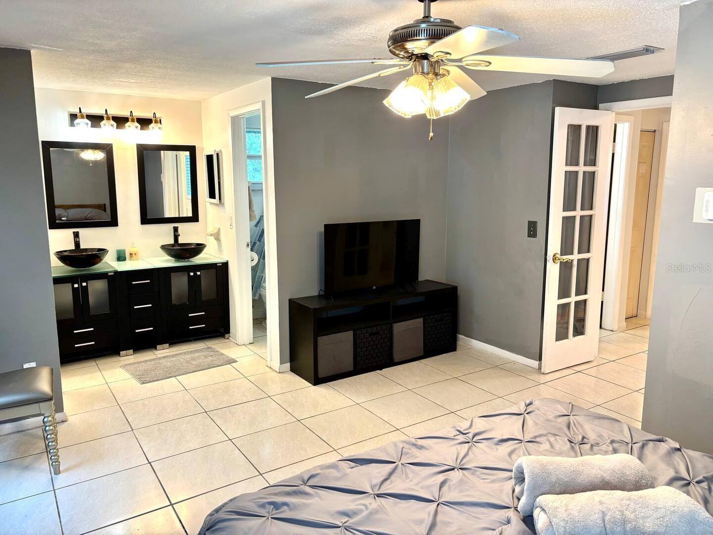 16513 SILVERHILL DR, TAMPA, FL, 33624