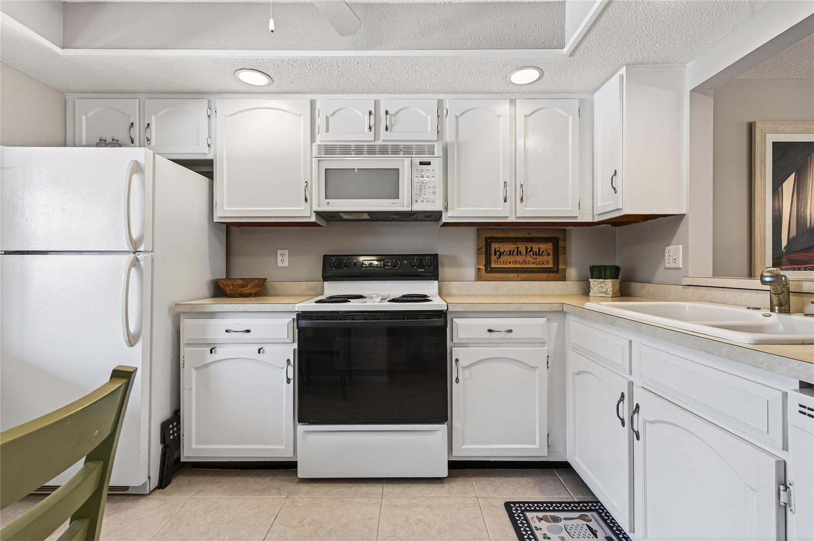 360 THREE LAKES LN #J, VENICE, FL, 34285