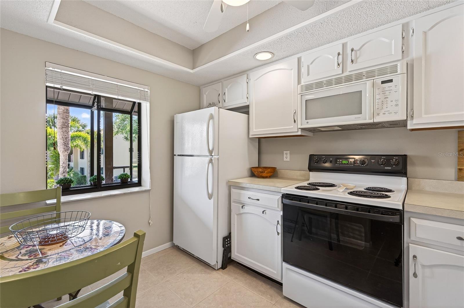 360 THREE LAKES LN #J, VENICE, FL, 34285