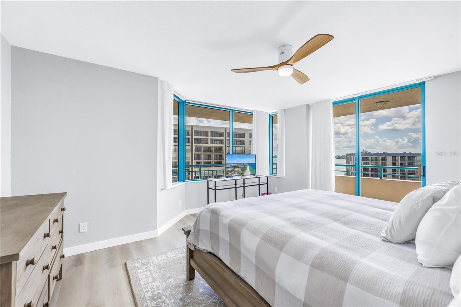 1520R GULF BLVD #906, CLEARWATER BEACH, FL, 33767