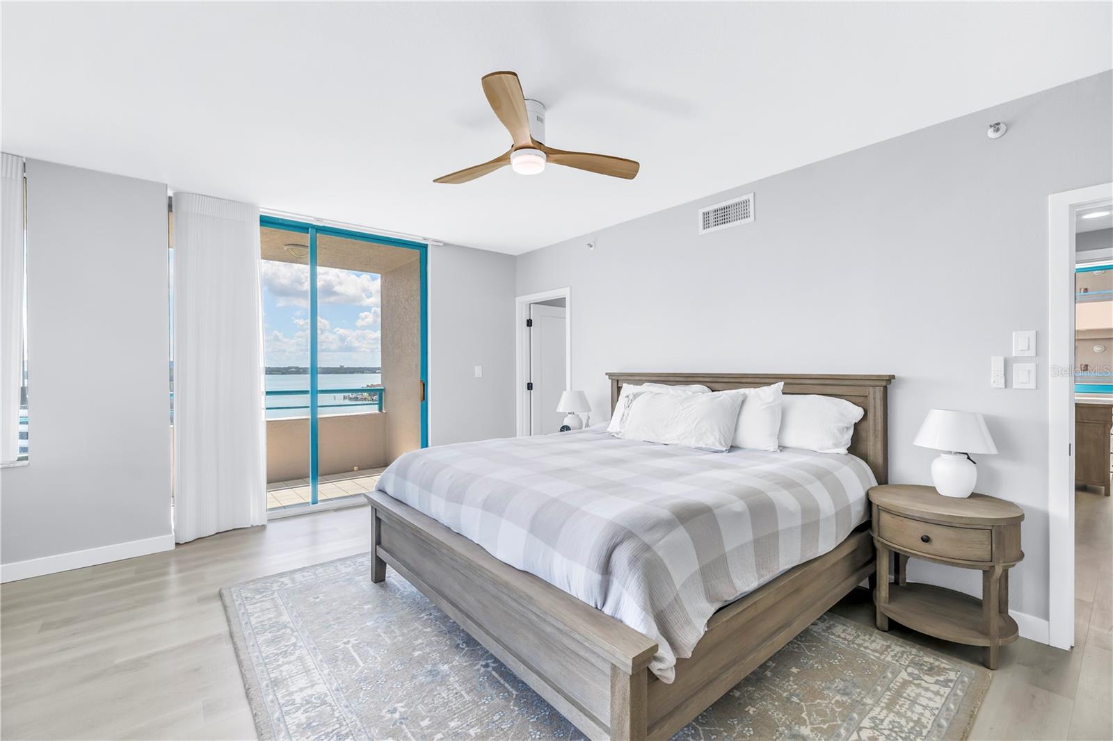 1520R GULF BLVD #906, CLEARWATER BEACH, FL, 33767