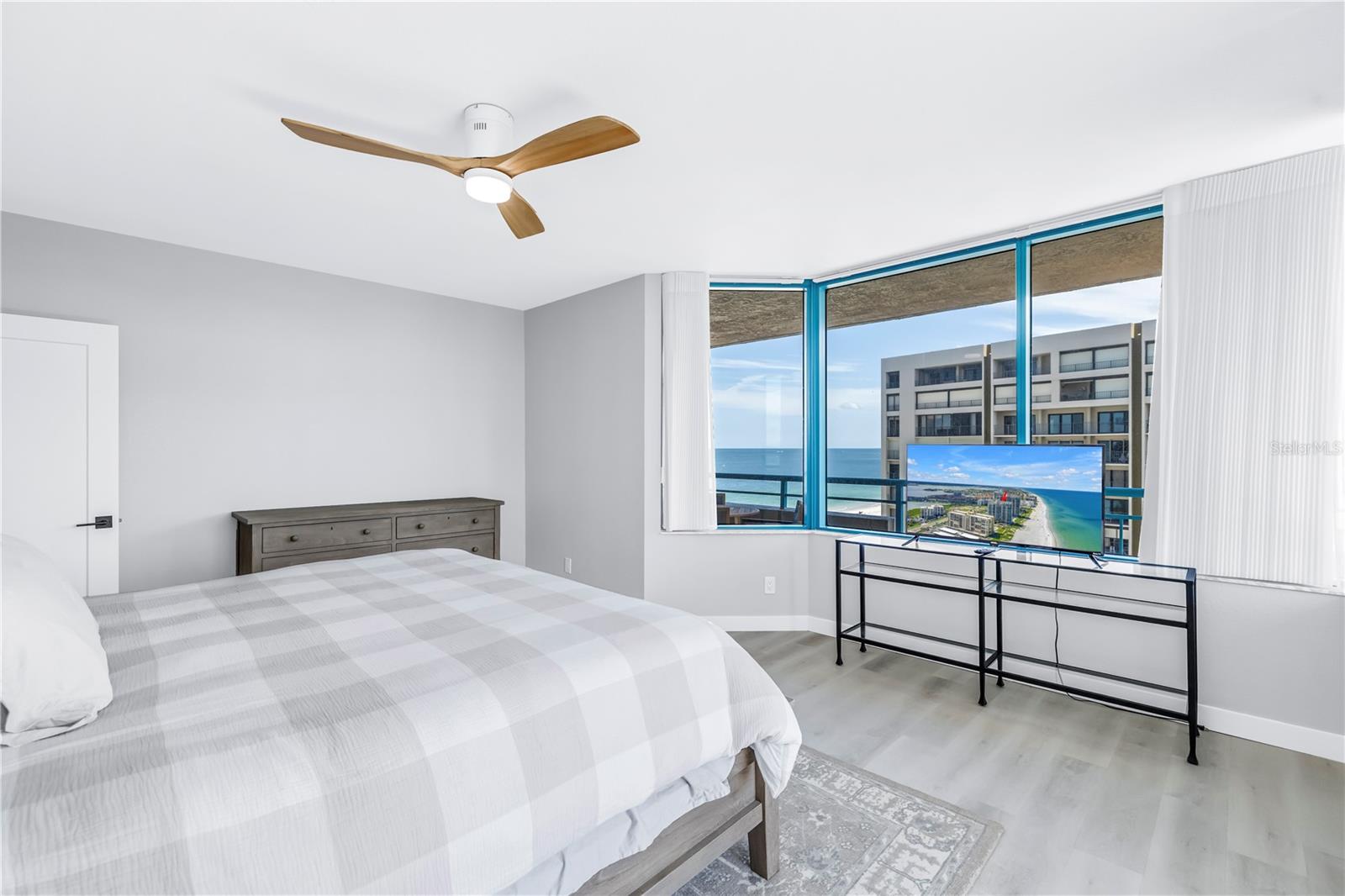 1520R GULF BLVD #906, CLEARWATER BEACH, FL, 33767