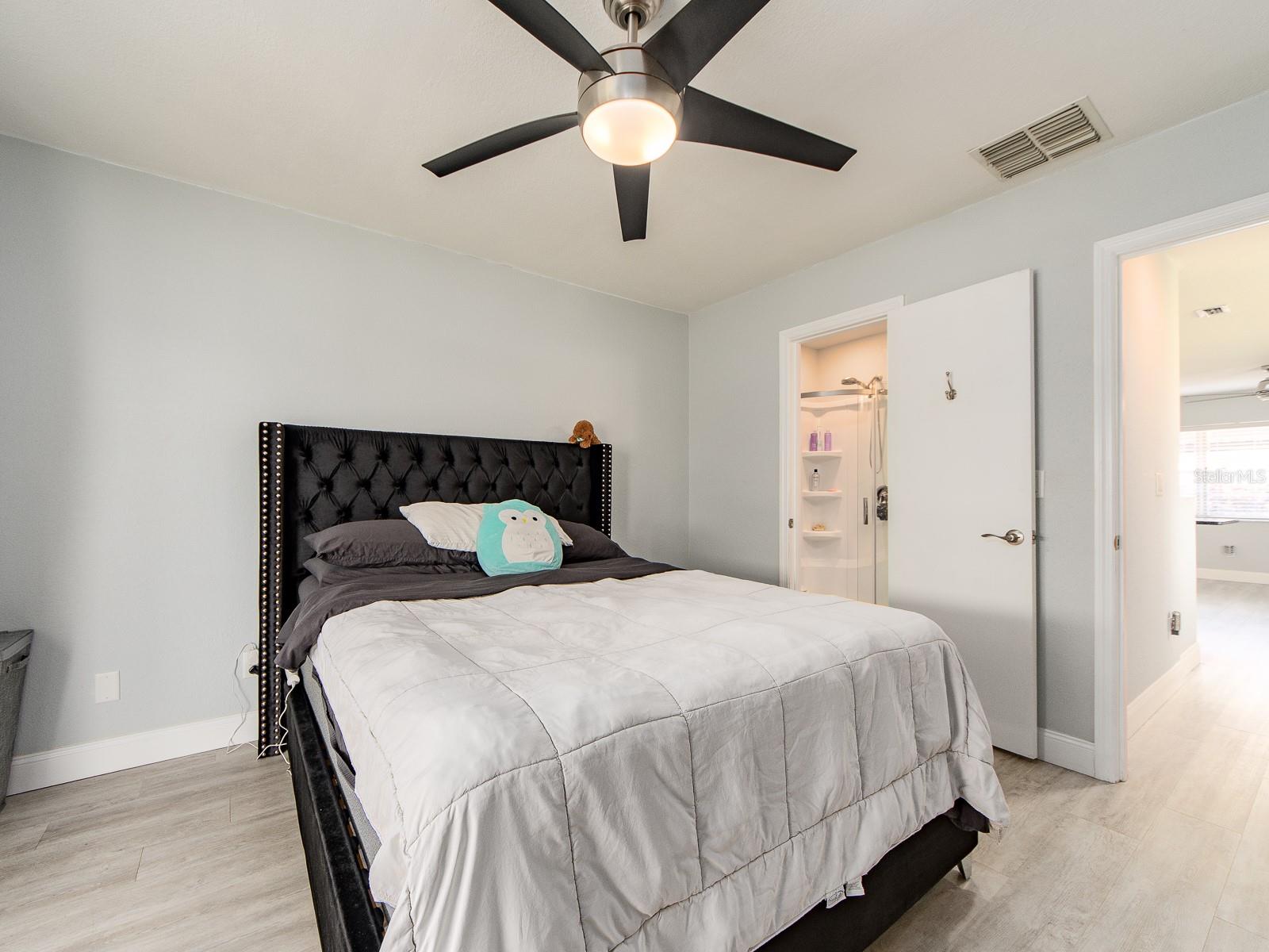 2476 ENTERPRISE RD #1, CLEARWATER, FL, 33763