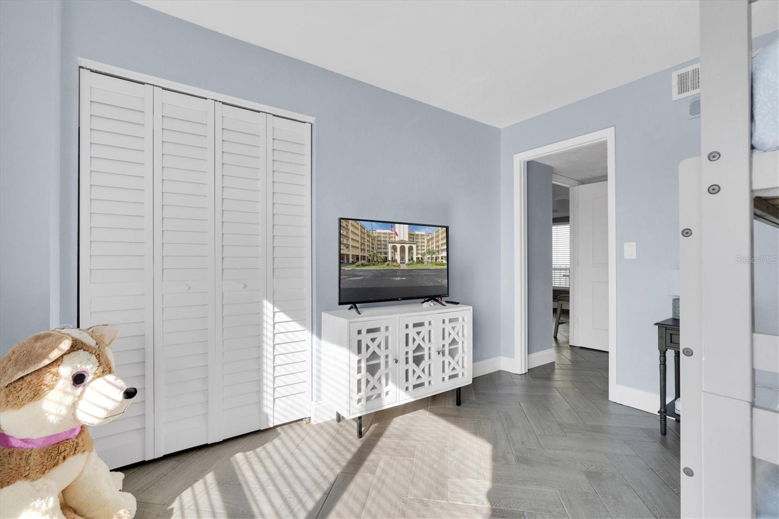 9000 COMMODORE DR #401, SEMINOLE, FL, 33776