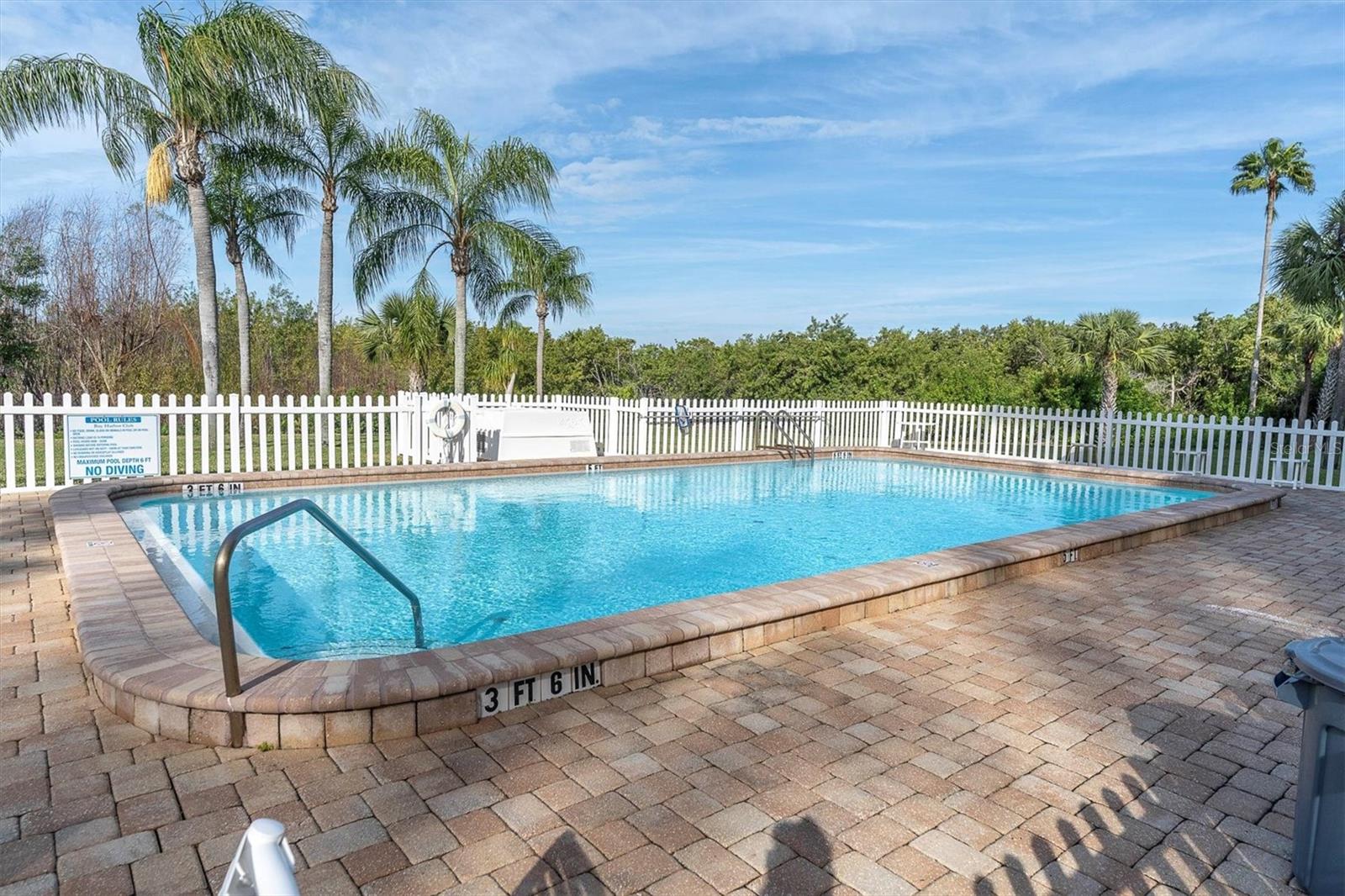 9000 COMMODORE DR #401, SEMINOLE, FL, 33776