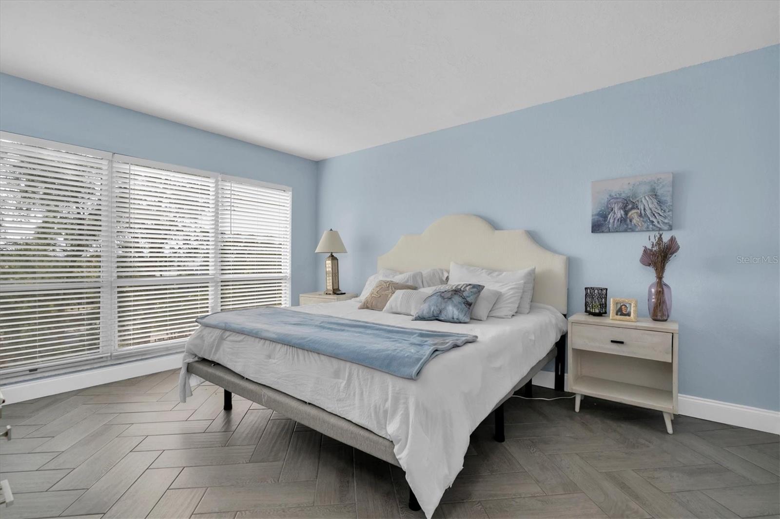 9000 COMMODORE DR #401, SEMINOLE, FL, 33776