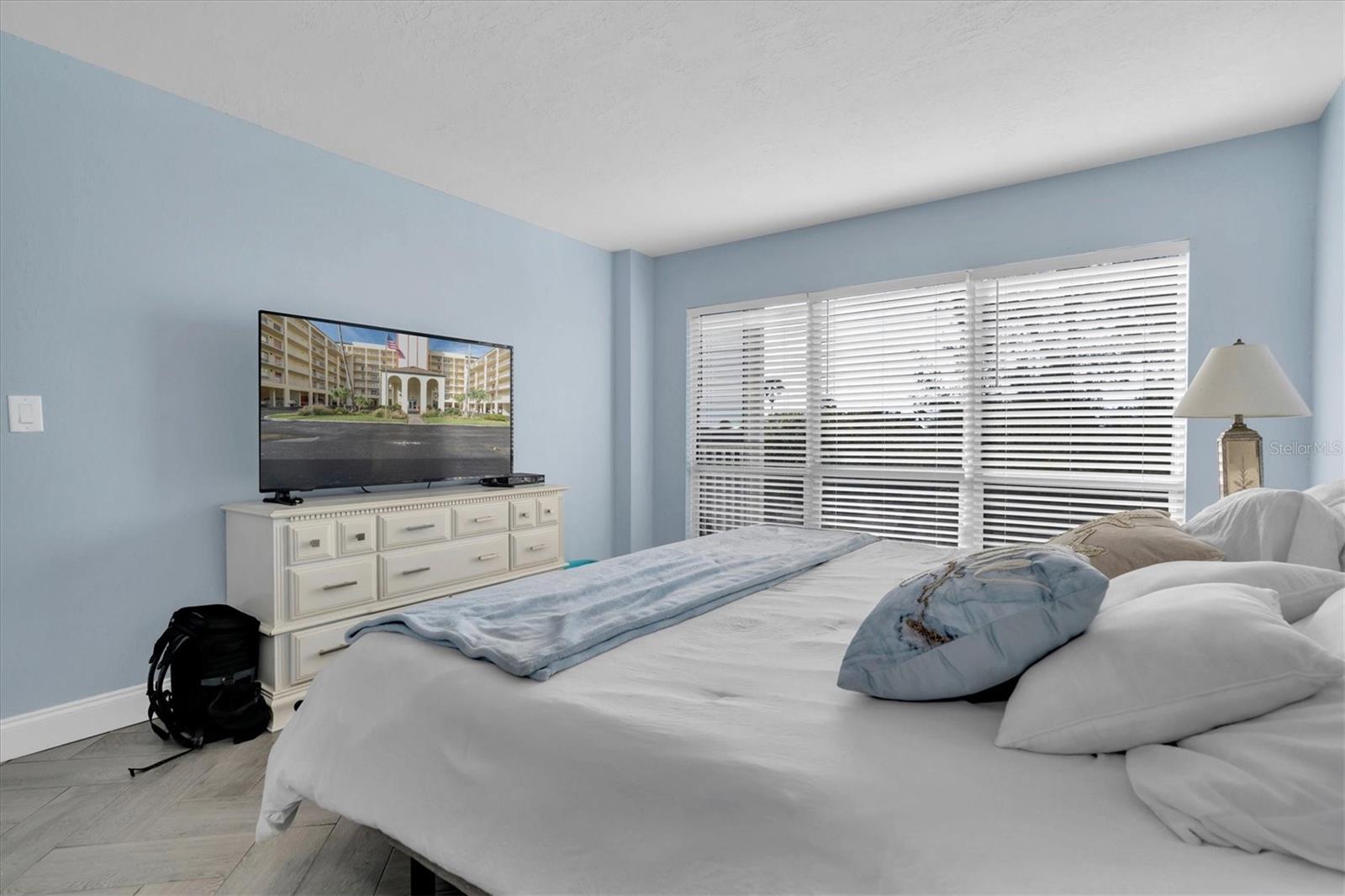 9000 COMMODORE DR #401, SEMINOLE, FL, 33776