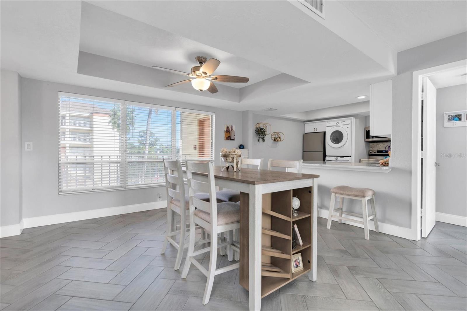 9000 COMMODORE DR #401, SEMINOLE, FL, 33776