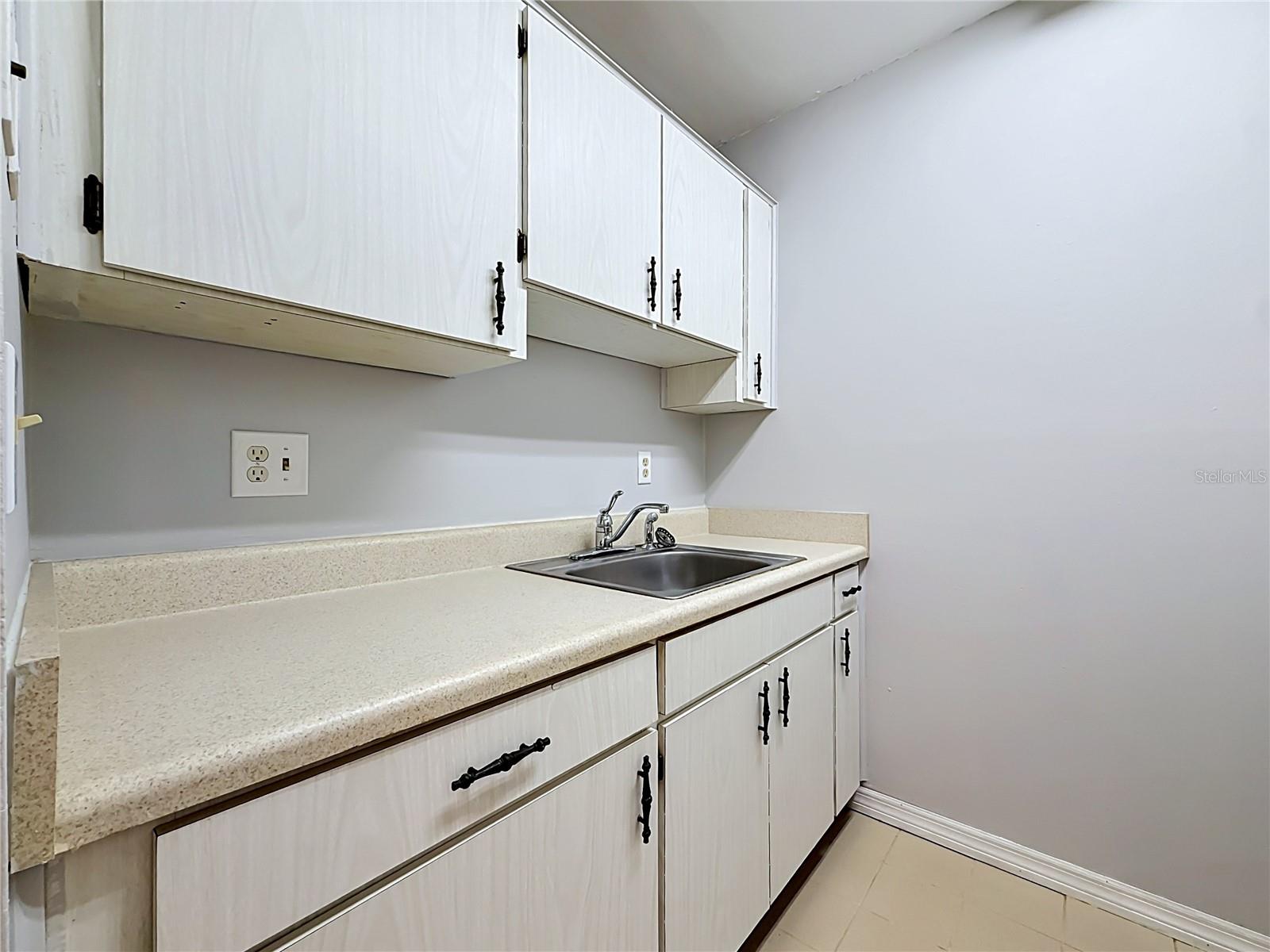 2474 ENTERPRISE RD #3, CLEARWATER, FL, 33763