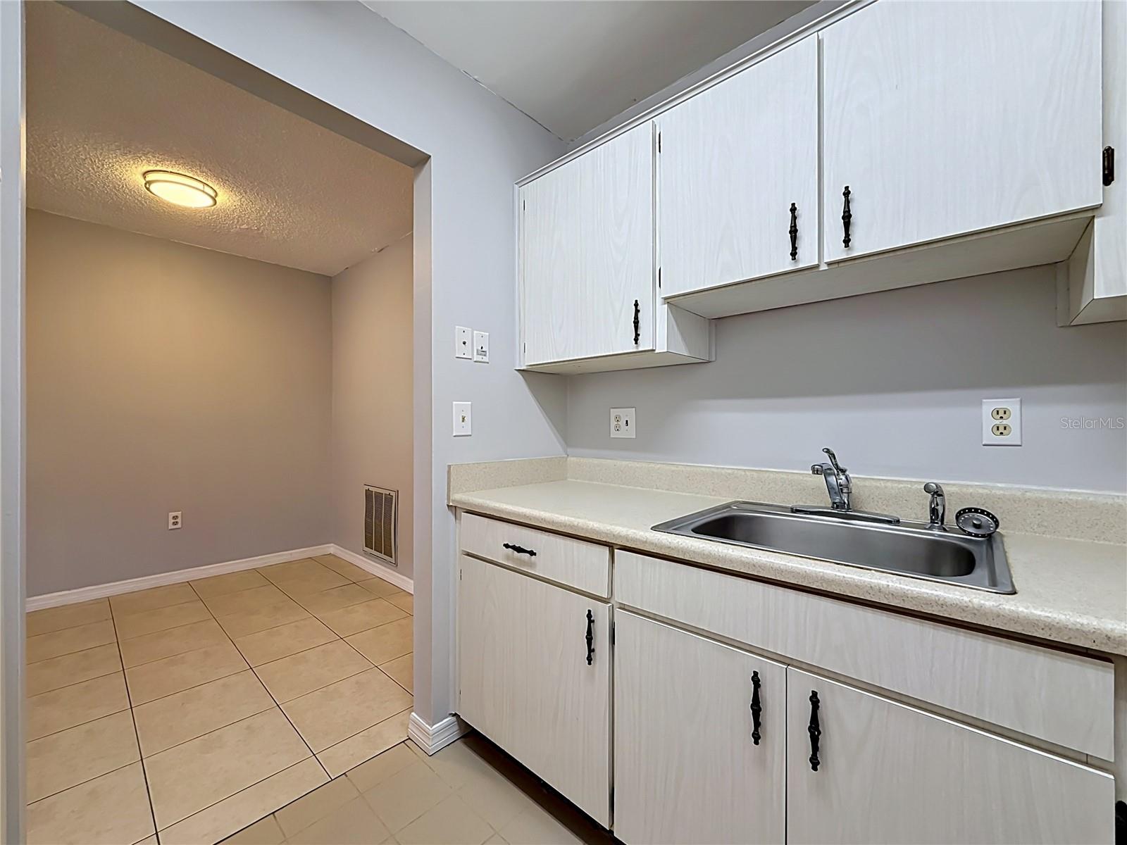 2474 ENTERPRISE RD #3, CLEARWATER, FL, 33763