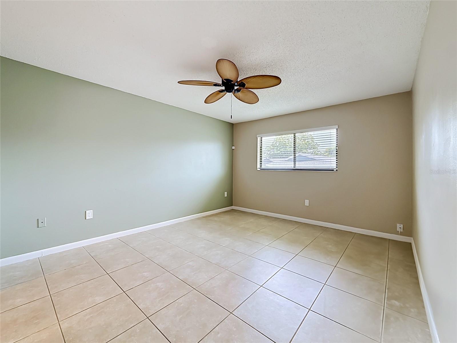 2733 COUNTRYSIDE BLVD #105, CLEARWATER, FL, 33761