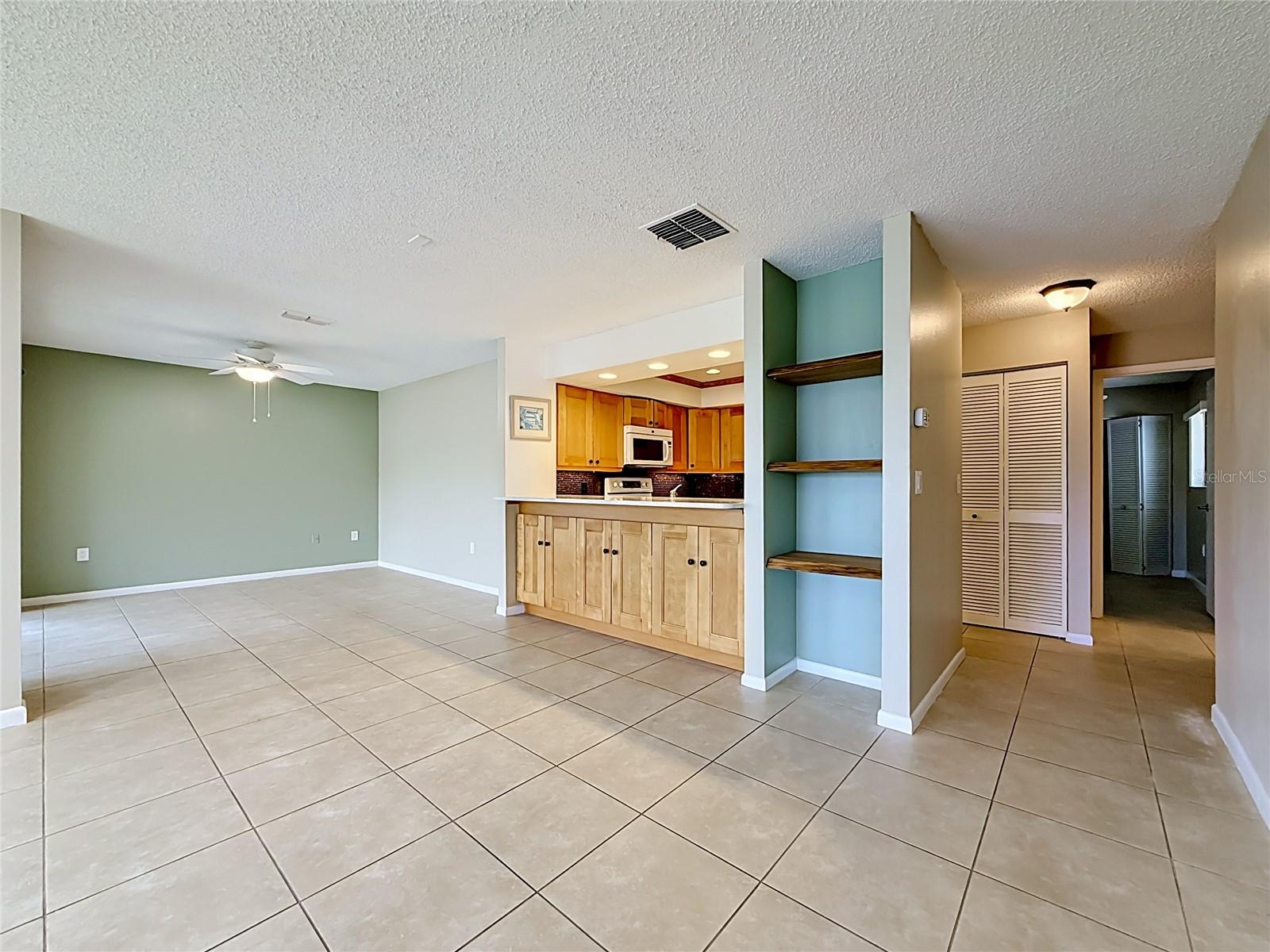 2733 COUNTRYSIDE BLVD #105, CLEARWATER, FL, 33761