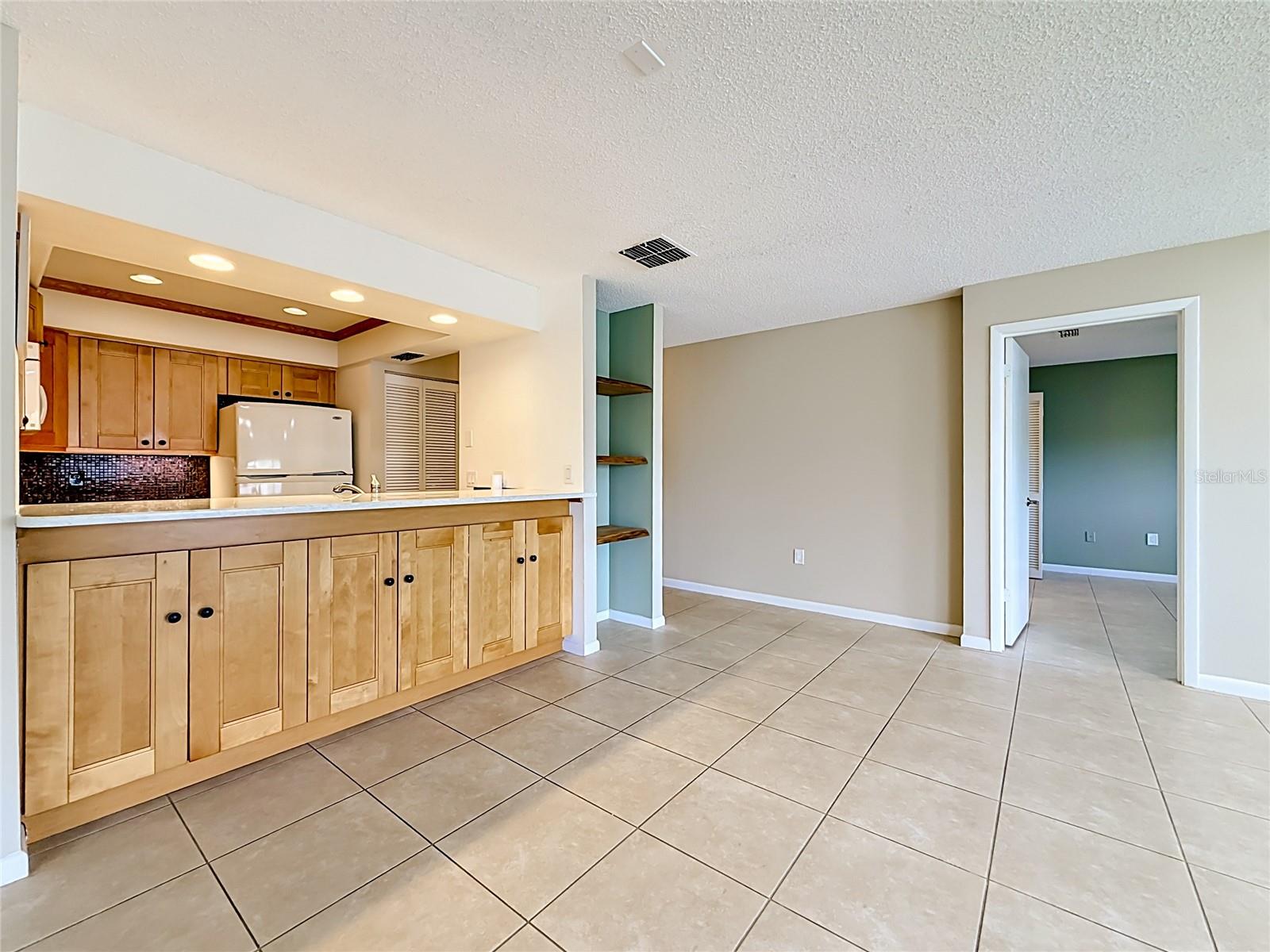 2733 COUNTRYSIDE BLVD #105, CLEARWATER, FL, 33761