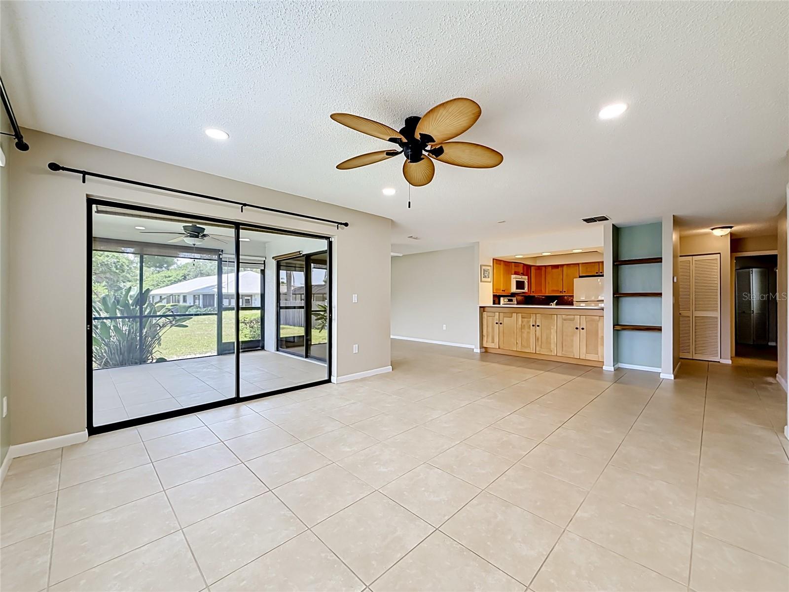 2733 COUNTRYSIDE BLVD #105, CLEARWATER, FL, 33761