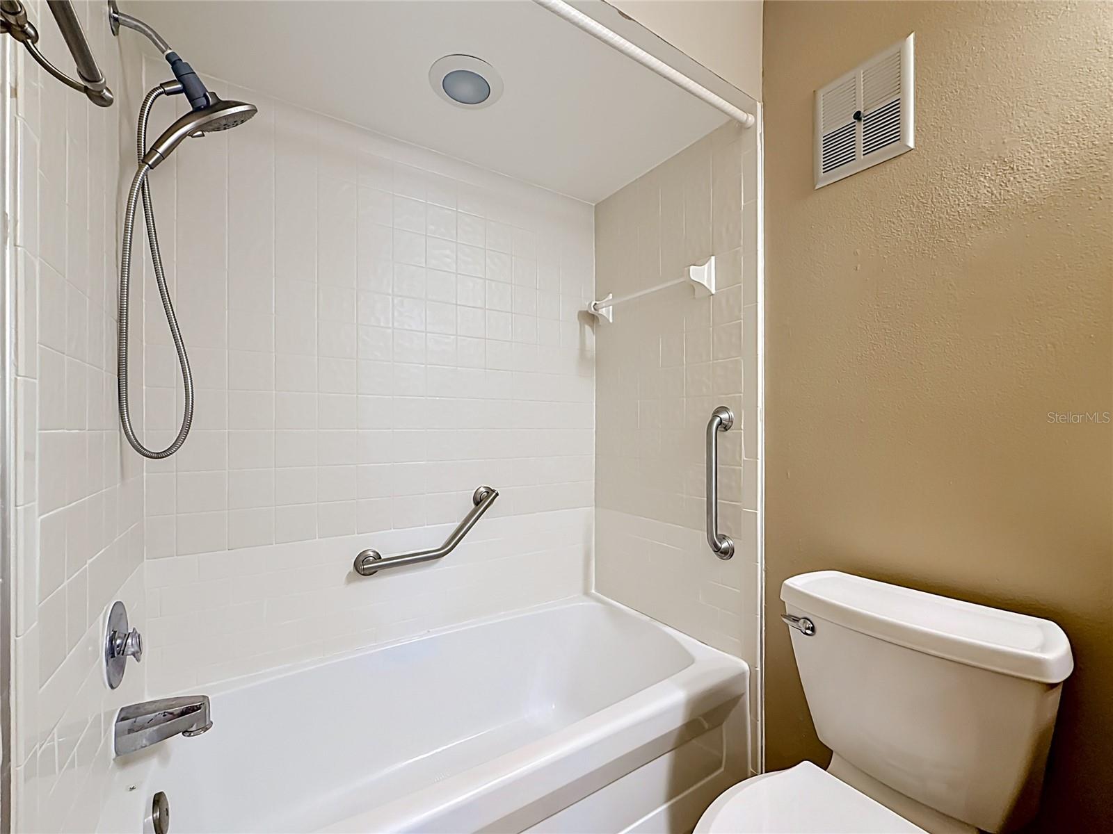 2733 COUNTRYSIDE BLVD #105, CLEARWATER, FL, 33761