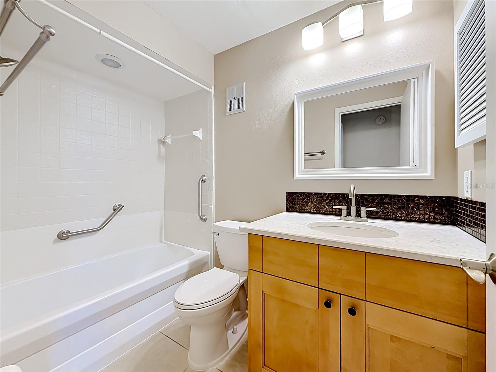 2733 COUNTRYSIDE BLVD #105, CLEARWATER, FL, 33761