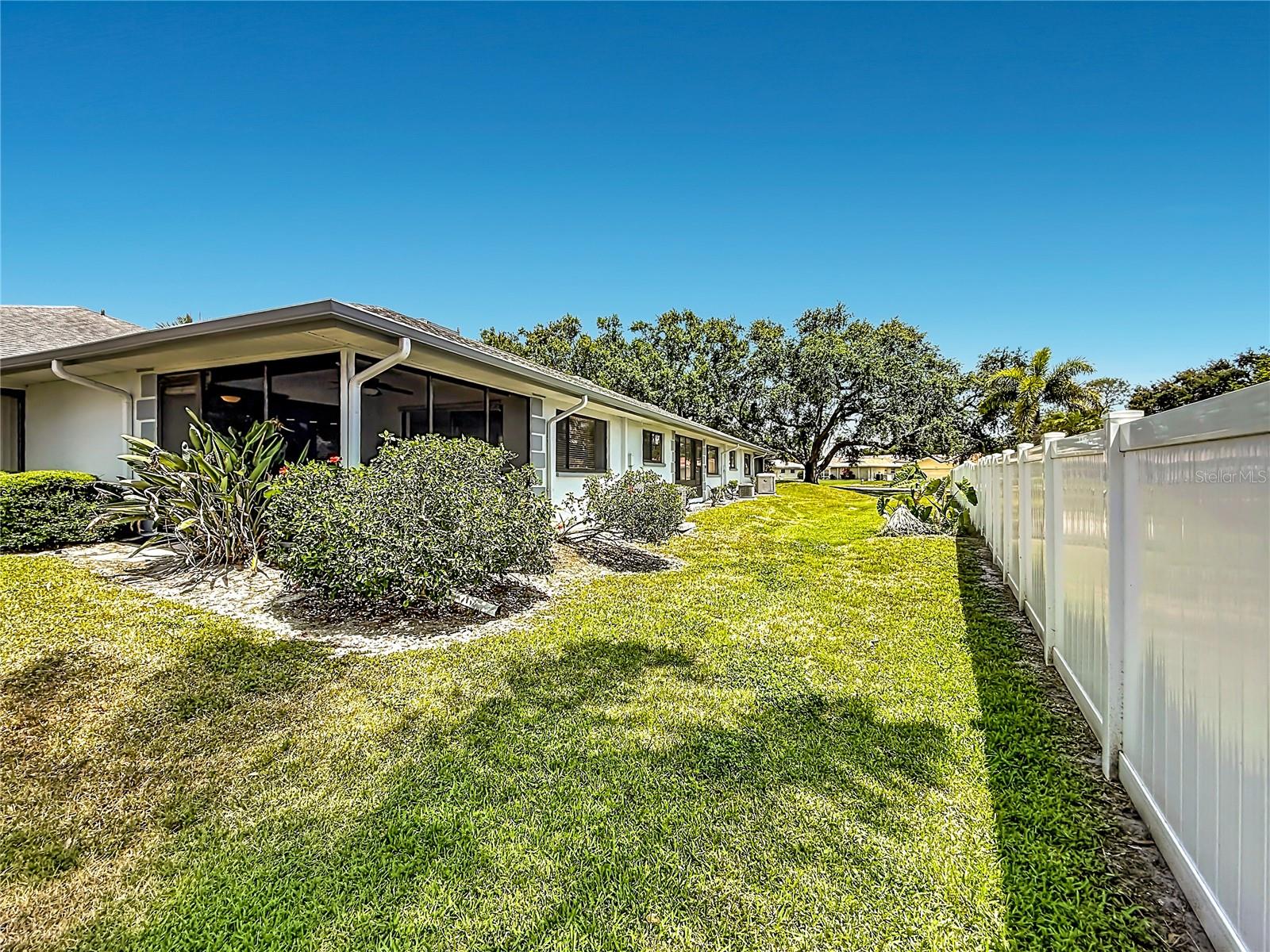 2733 COUNTRYSIDE BLVD #105, CLEARWATER, FL, 33761
