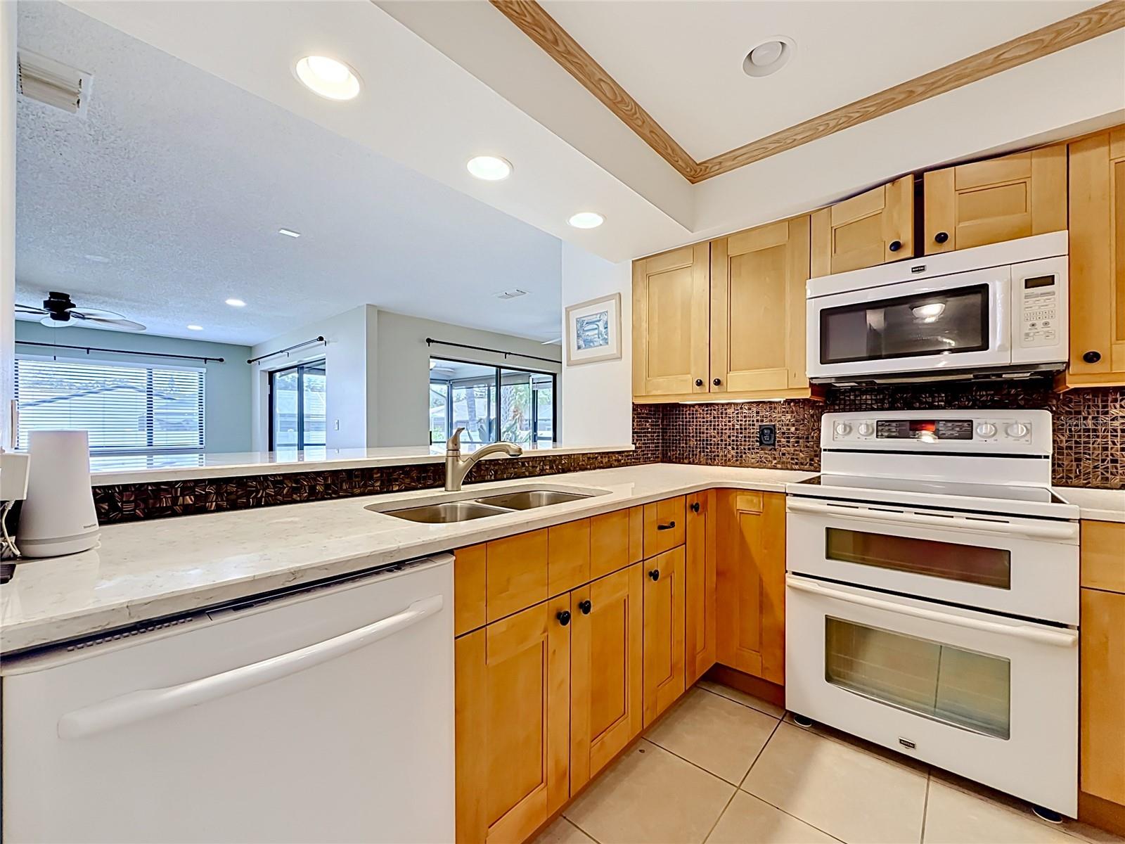2733 COUNTRYSIDE BLVD #105, CLEARWATER, FL, 33761