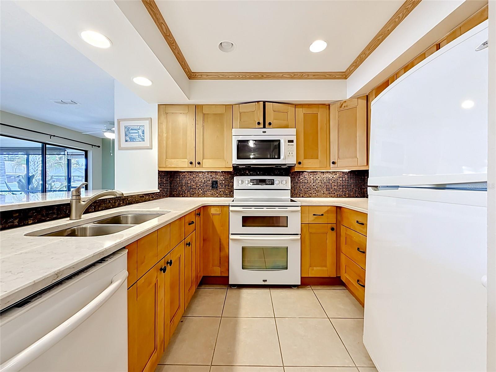 2733 COUNTRYSIDE BLVD #105, CLEARWATER, FL, 33761