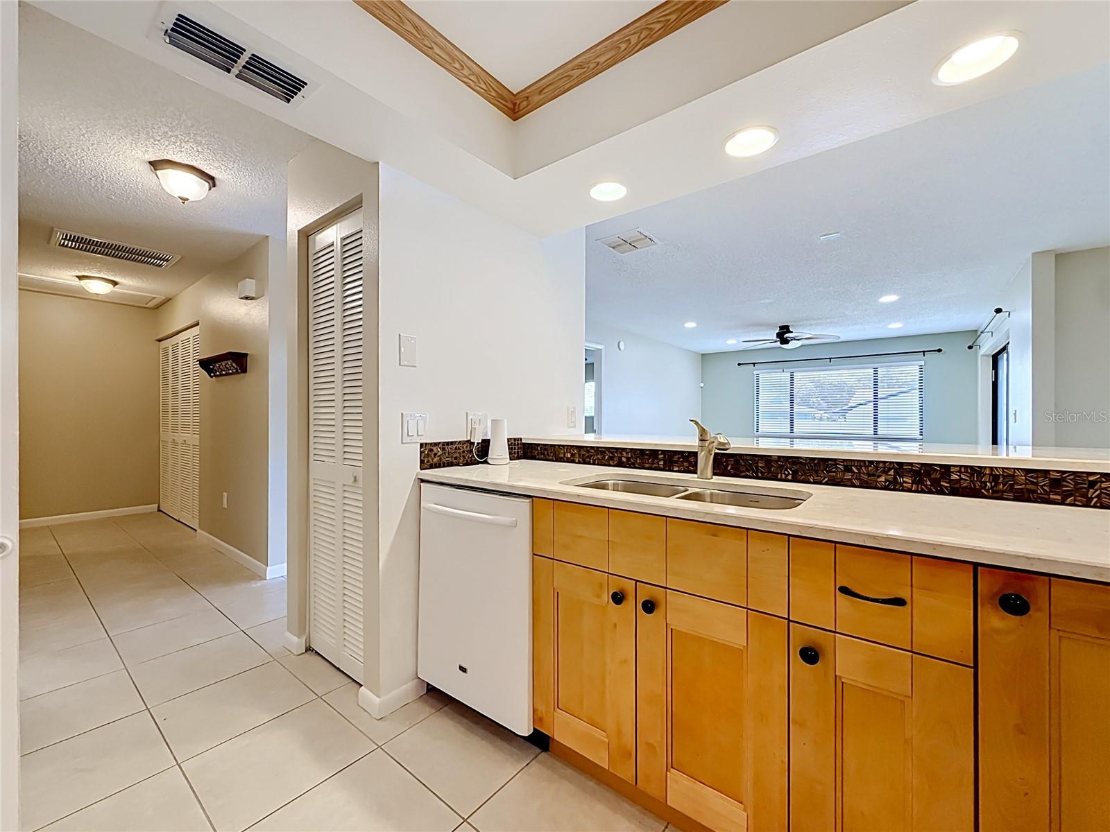 2733 COUNTRYSIDE BLVD #105, CLEARWATER, FL, 33761